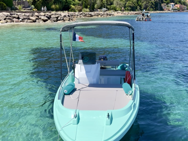 Pronájem Motorová loď ROTO s licencí