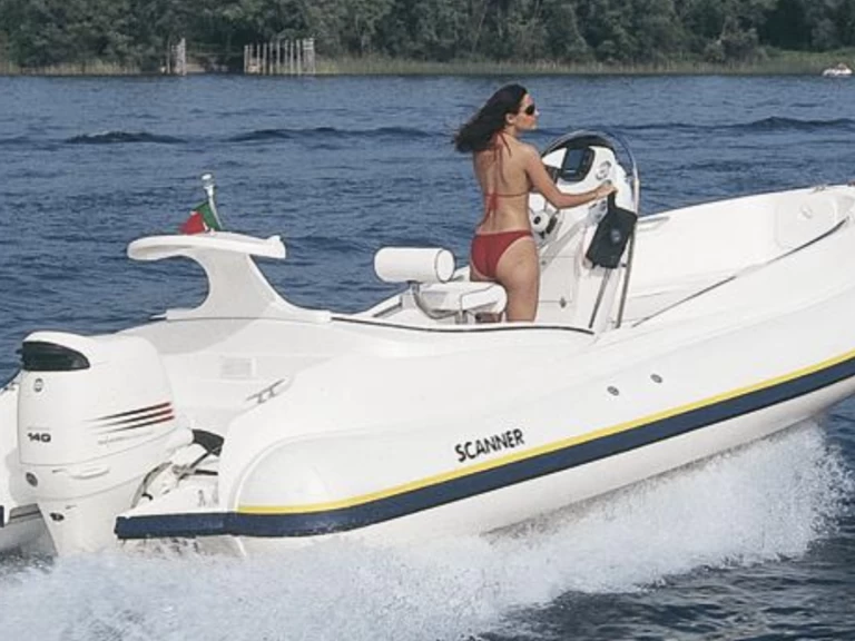 Pronájem Polotuhá loď Scanner s licencí