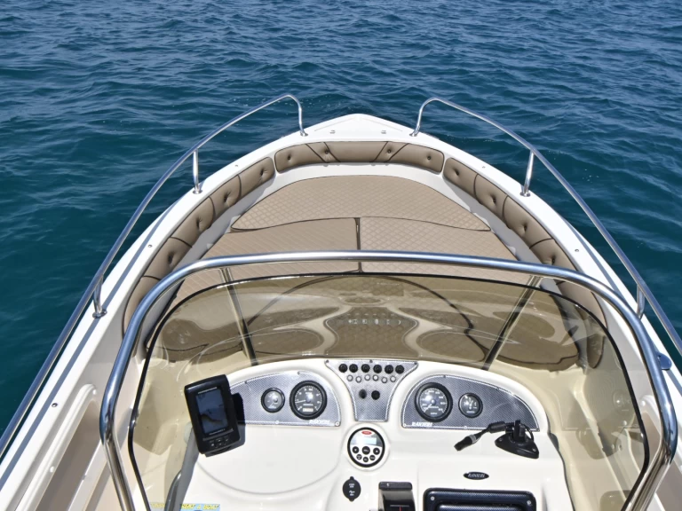 Pronájem Motorová loď v Funtana-Fontane -Ranieri Voyager 640