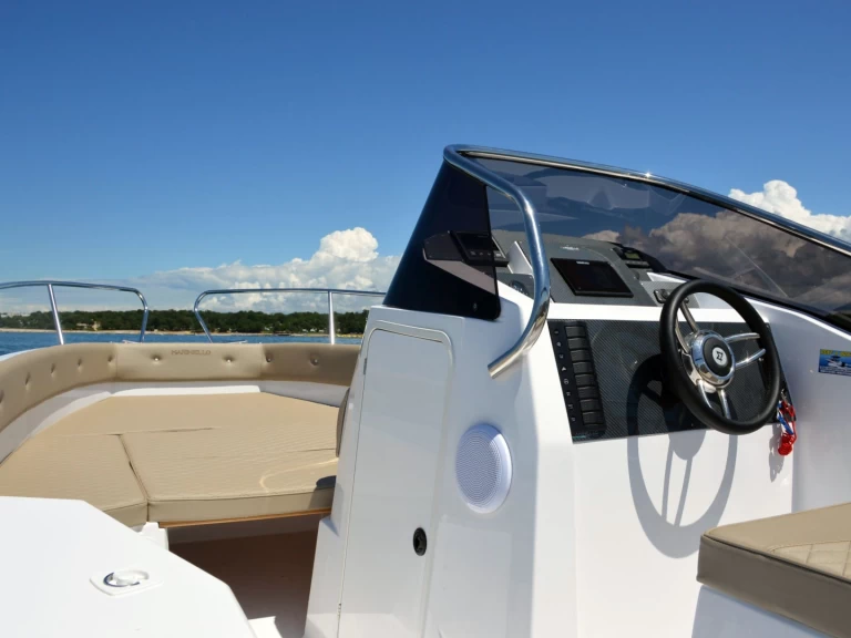 Pronajmout Motorová loď se skipperem či ne Marinello v Funtana-Fontane