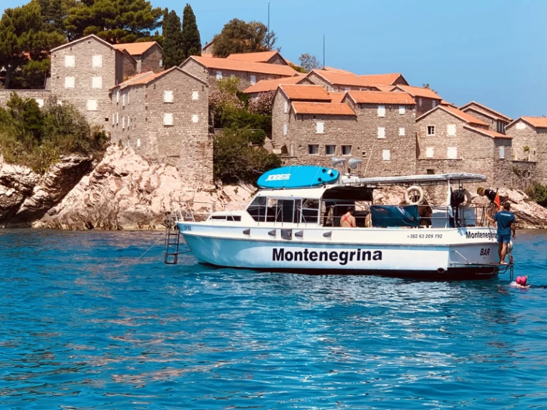 Pronajmout Motorová loď se skipperem či ne Ocean Yachts v Bar