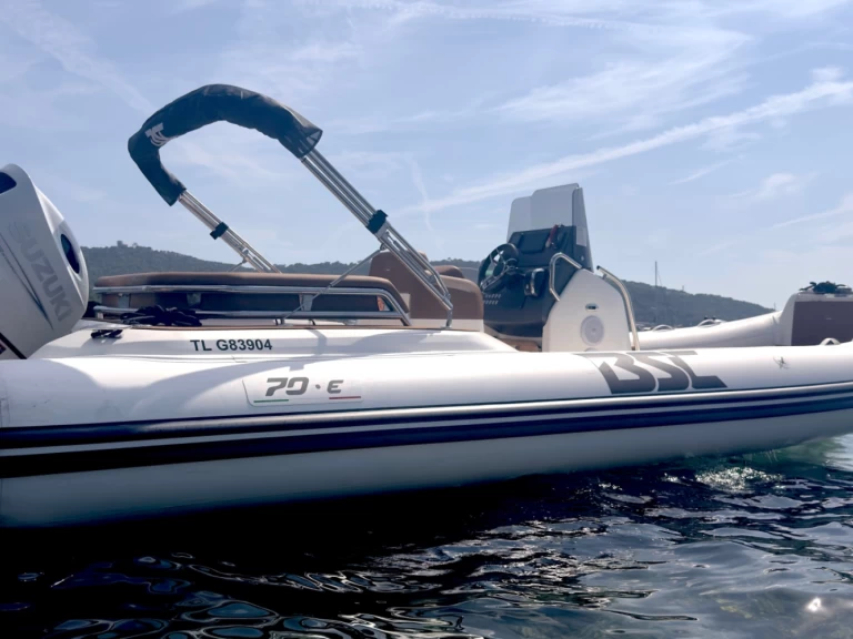 Pronajmout si Bsc Bsc 70 élégance v Hyeres