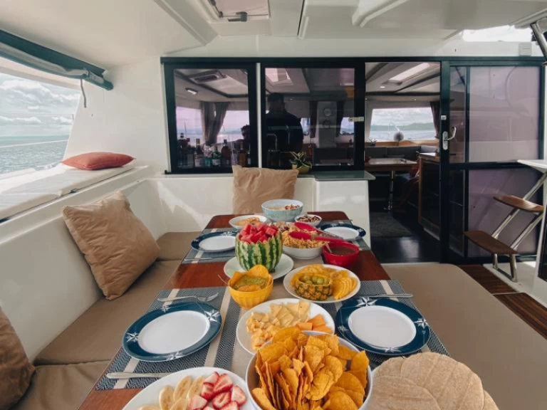 Pronájem Motorová loď Fountaine Pajot s licencí