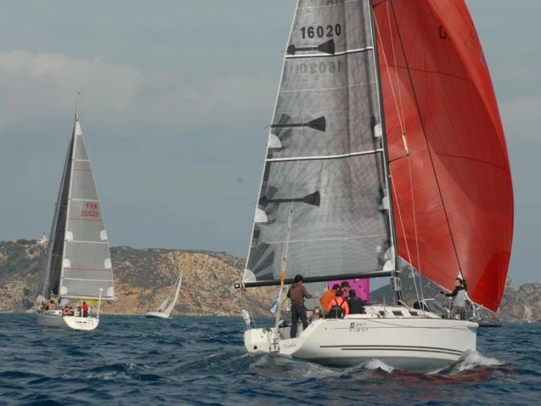 Pronájem Plachetnice Bénéteau s licencí