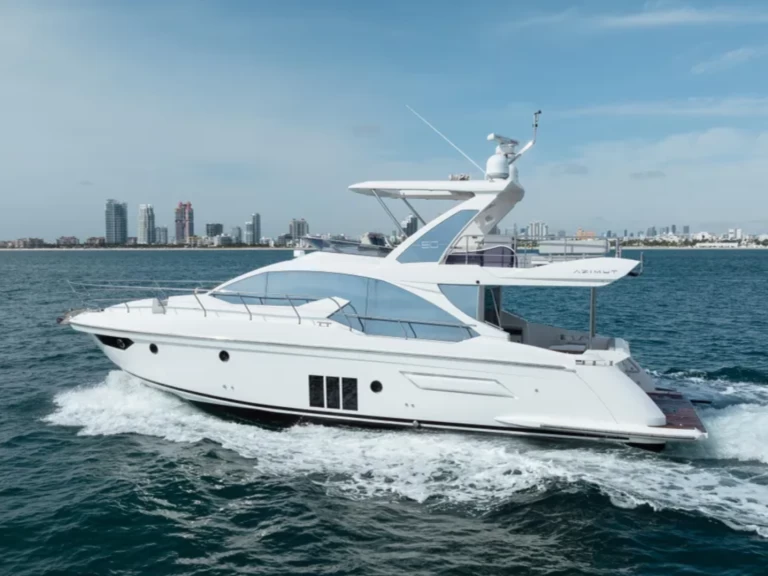 Pronájem lodi Miami lákavé ceny Azimut 50 Fly