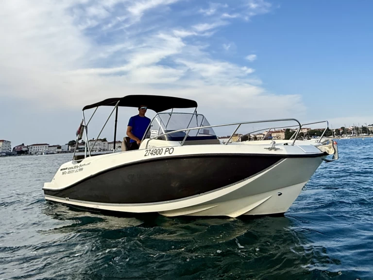 Pronajmout Motorová loď se skipperem či ne Quicksilver v Poreč