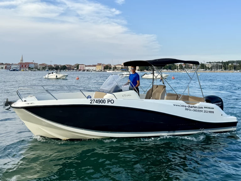 Pronájem Motorová loď Quicksilver s licencí