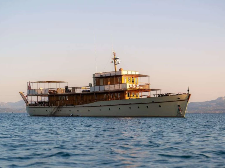 Pronájem Jachta  s licencí