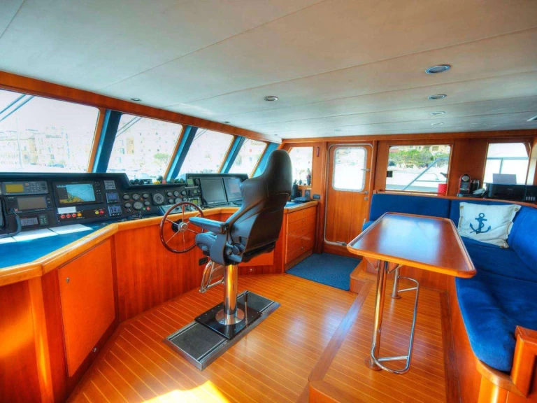 Pronájem lodi Valletta lákavé ceny VOYAGER