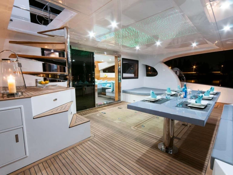 Pronajmout si Sunreef SKYLARK v Turecko