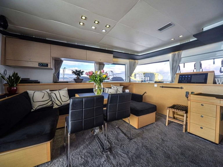 Lagoon AURA jednotlivci a charterové společnosti v Dodecanese