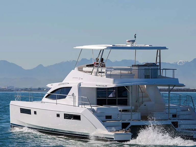 Leopard SOMEWHERE HOT jednotlivci a charterové společnosti v Britské Panenské ostrovy