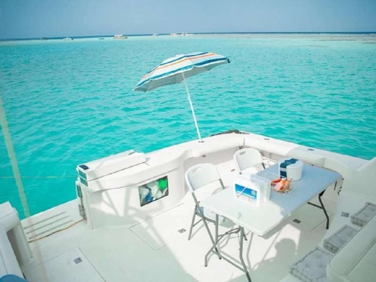 Pronájem lodi Durrat Al-Arus lákavé ceny Dirak