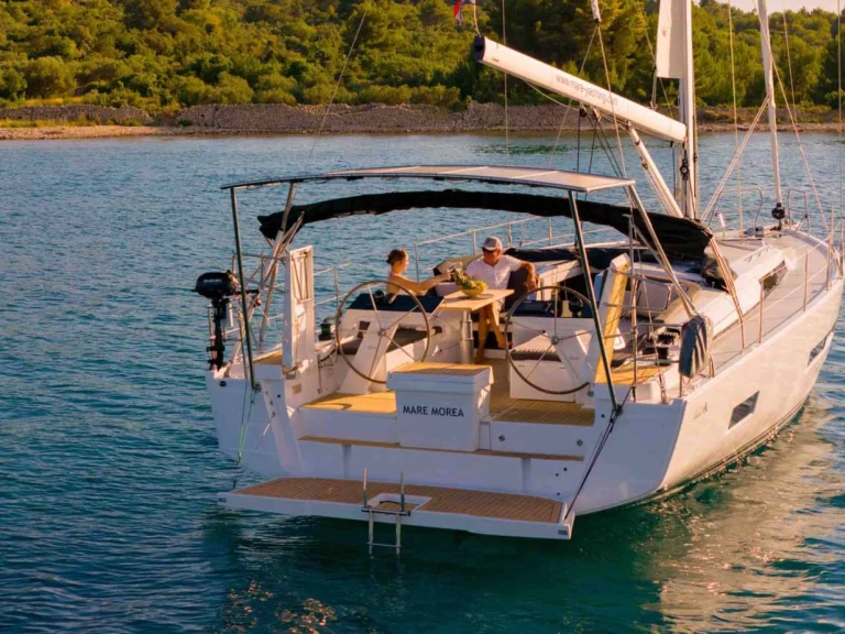 Pronajmout Plachetnice se skipperem či ne Hanse v Šibenik 