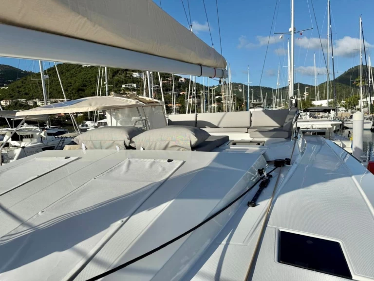 Fountaine Pajot Elba 45 jednotlivci a charterové společnosti v Road Town