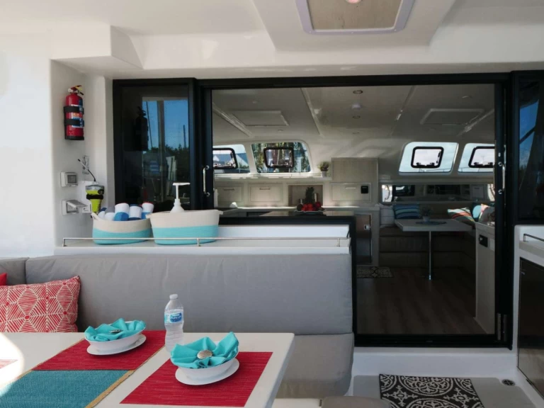 Pronájem jachty v Americké Panenské ostrovy -Royal Cape GET ALONG na Samboatu