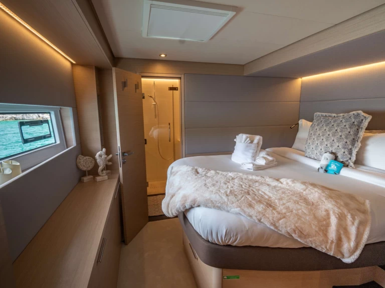 Pronájem Jachta Lagoon s licencí