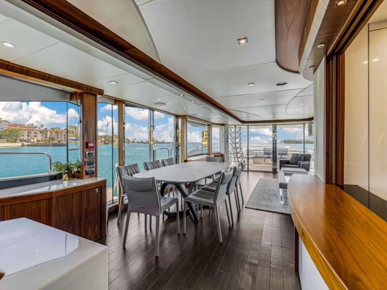 Pronajmout Jachta se skipperem či ne Sunseeker v Miami