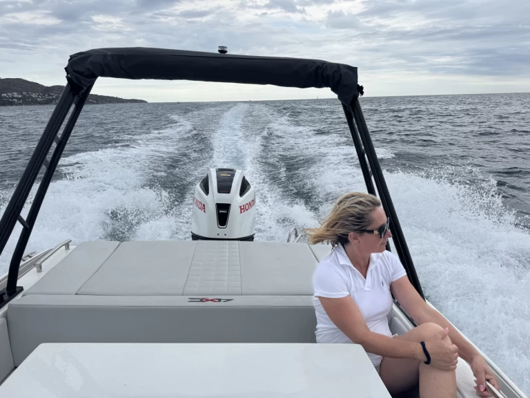 Pronájem lodi Roses lákavé ceny HA27