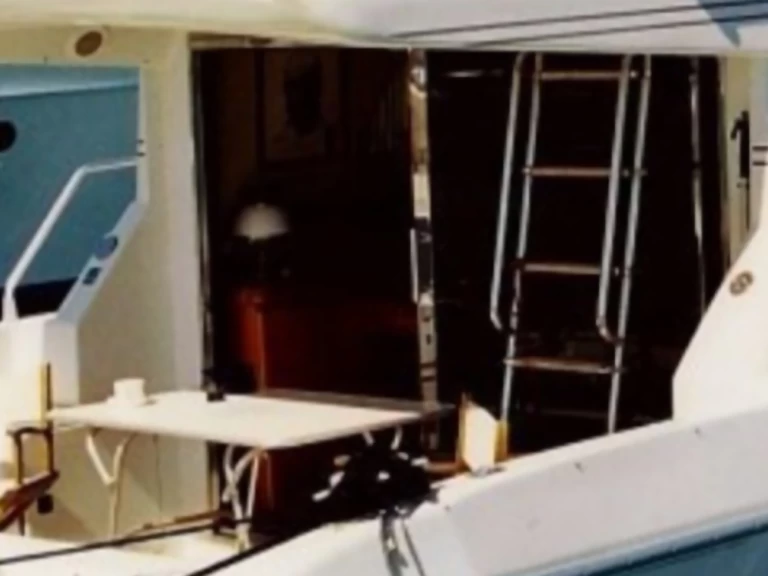 Pronajmout si Raffaelli Tempest fly 43 v Siracusa