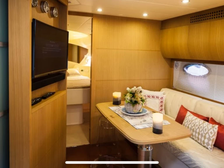 Pronájem lodi Pershing Pershing 56 HT v Porto di Salerno na Samboatu