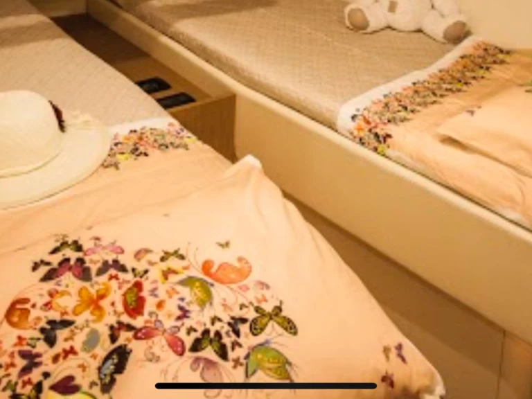 Pronajmout Jachta se skipperem či ne Pershing v Porto di Salerno