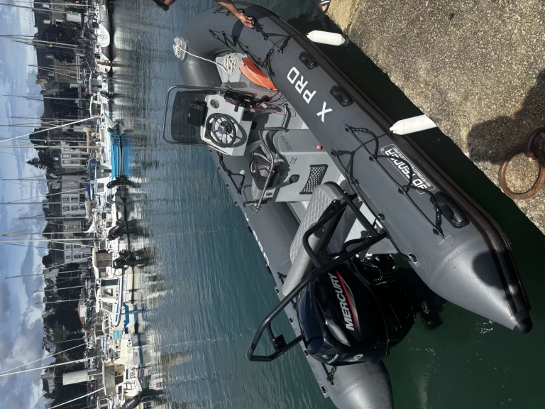 3D Tender 3D Tender 535 jednotlivci a charterové společnosti v Sanary-sur-Mer