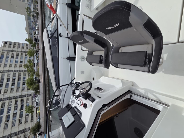 Pronájem Motorová loď v Toulon -Bénéteau Flyer Serie 8