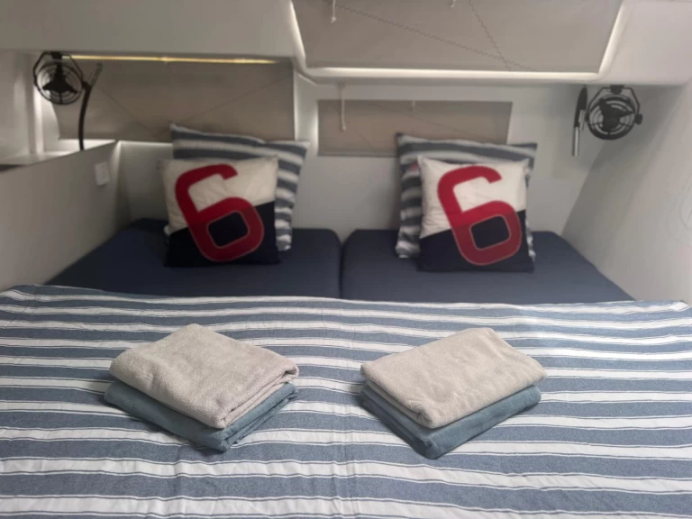 Pronajmout Katamarán se skipperem či ne ORC v Lavrio