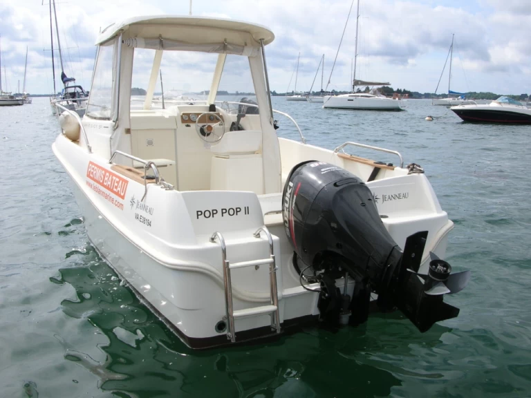 Jeanneau Merry Fisher 585 Marlin jednotlivci a charterové společnosti v Arradon