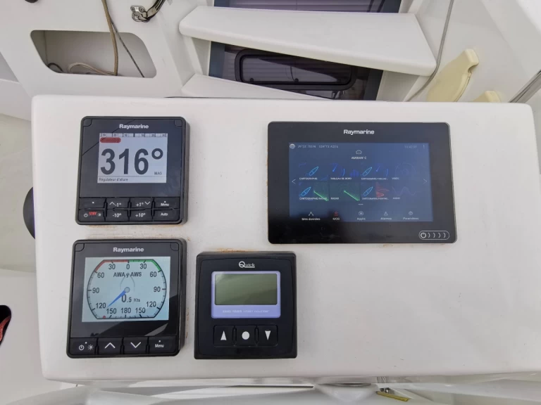 Pronájem Katamarán Catana s licencí