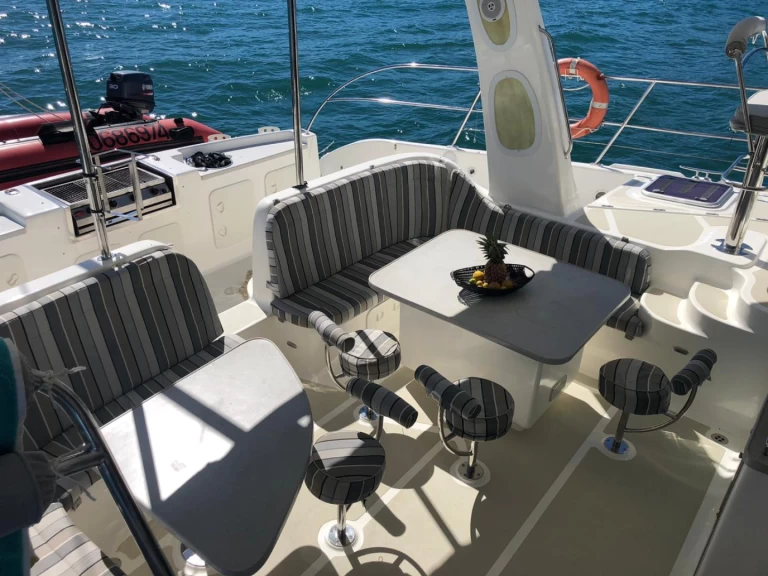 Pronájem lodi Hell-Ville lákavé ceny Majestic 53