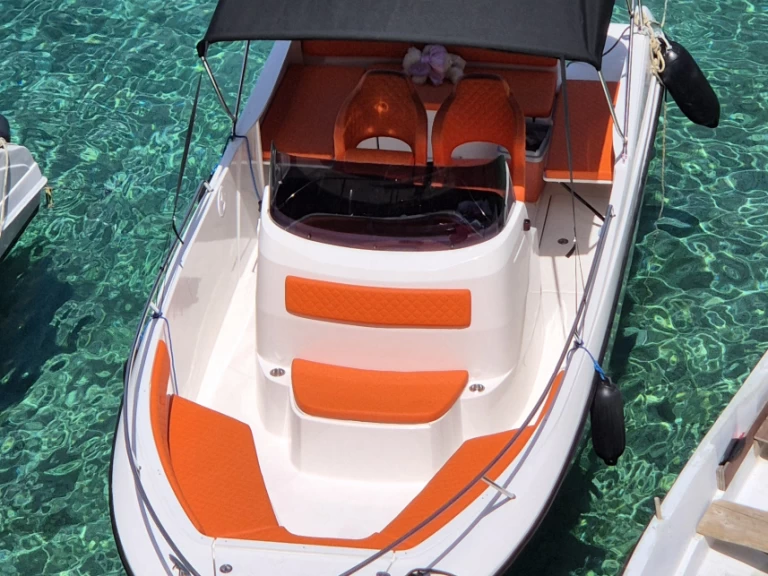 Pronajmout si Cap755cc Cap755cc v Makarska