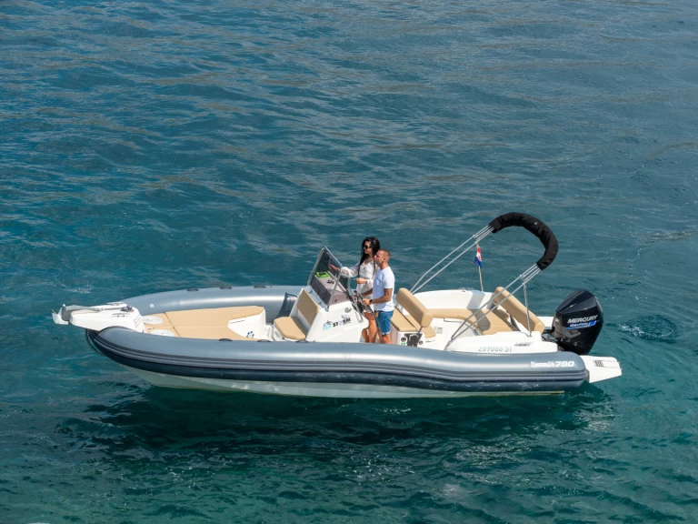 Pronájem Motorová loď v Trogir -Marlin Boat MARLIN 790 DYNAMIC