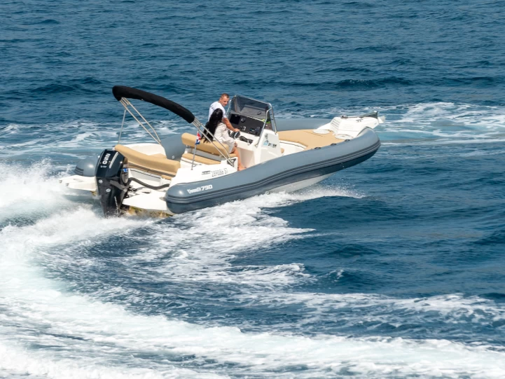 Pronájem lodi Marlin Boat MARLIN 790 DYNAMIC v Trogir na Samboatu
