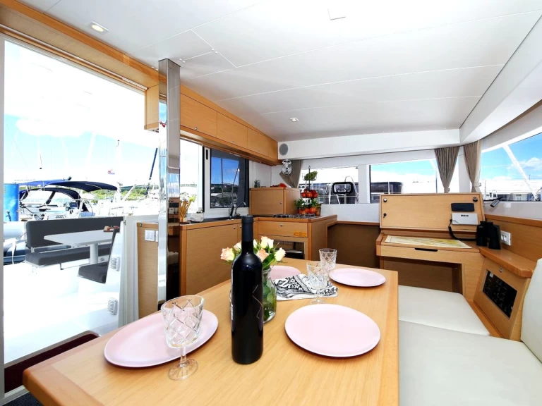 Pronájem jachty v Nea Peramos -Lagoon Lagoon 39 na Samboatu