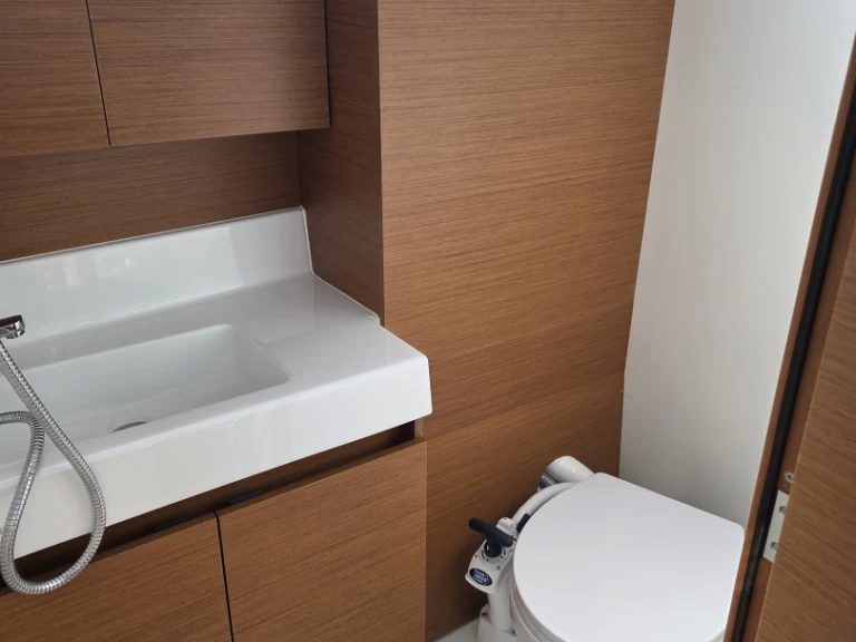 Jeanneau Sun Odyssey 380 jednotlivci a charterové společnosti v Pirovac