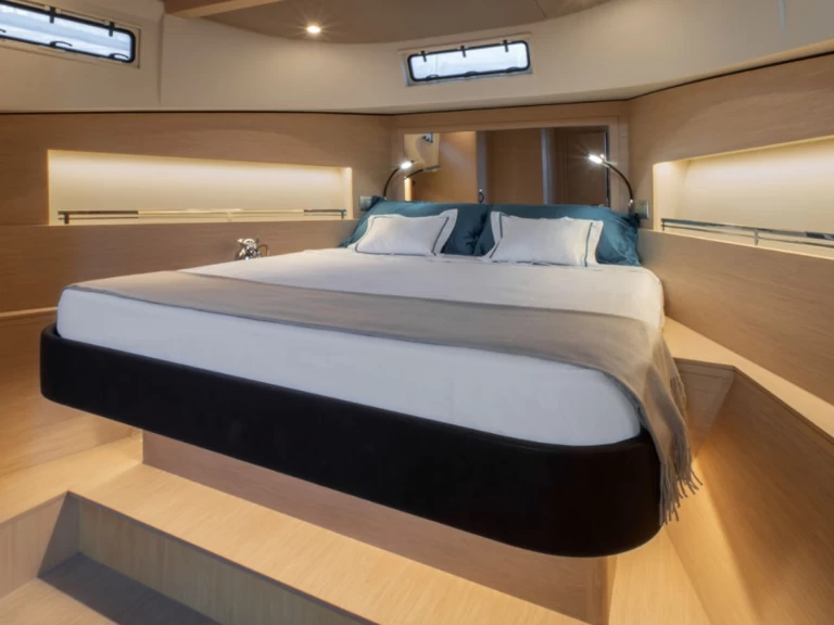 Motorová loď k pronájmu v Split za nejlepší cenu