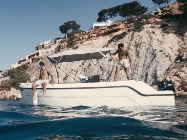 AQUA AQUA 515 jednotlivci a charterové společnosti v Santa Ponsa