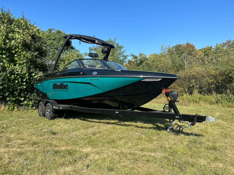 Pronájem lodi Vienna lákavé ceny Wakesetter 23LSV