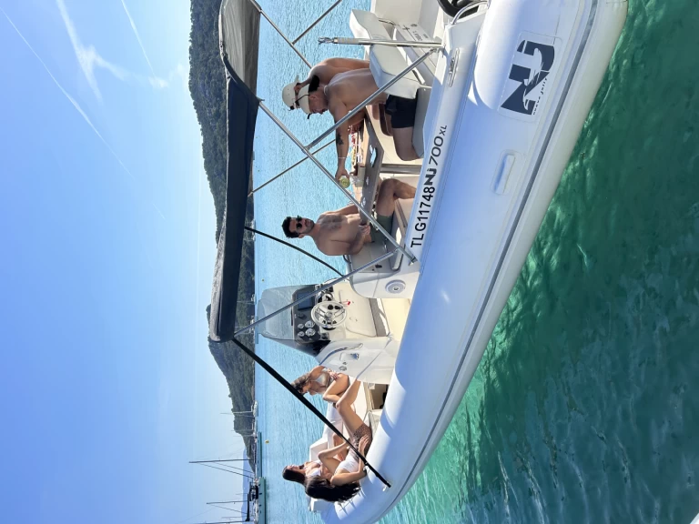 Pronájem Polotuhá loď v Gapeau -Nuova Jolly Nuova Jolly 700