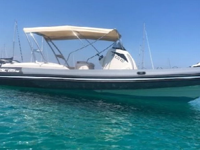 Pronajmout Motorová loď se skipperem či ne Bsc v Port de Hyères (St Pierre)