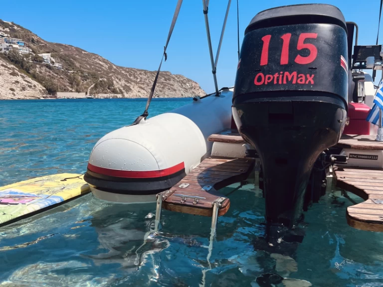 Pronajmout Polotuhá loď se skipperem či ne Hnc v Káto Goúves