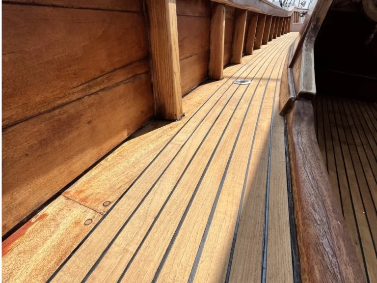 Pronájem lodi Cantiere Di Pinto Antonio Motoverelo v Sant Antoni de Portmany na Samboatu