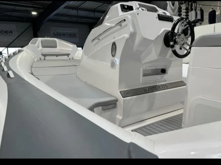 Pronájem lodi Master Master 775 v Sète na Samboatu