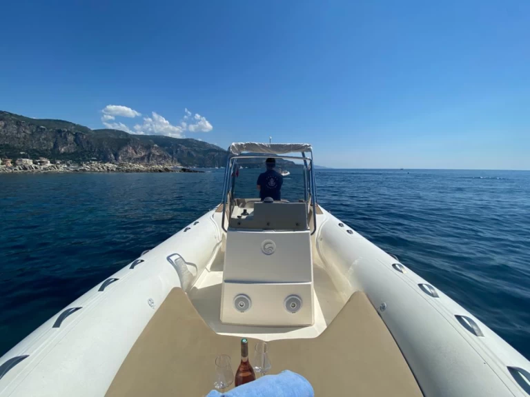 Pronajmout si Capelli Tempest 775 v Antibes