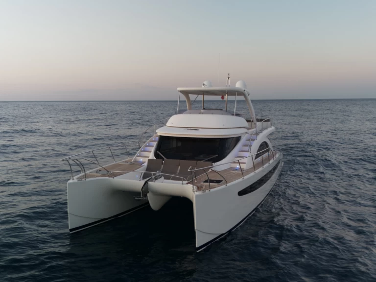 Pronájem lodi Port Hercule lákavé ceny 62