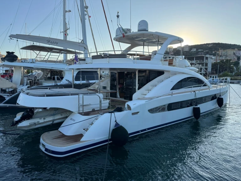 Pronajmout Motorová loď se skipperem či ne VG v Port Hercule