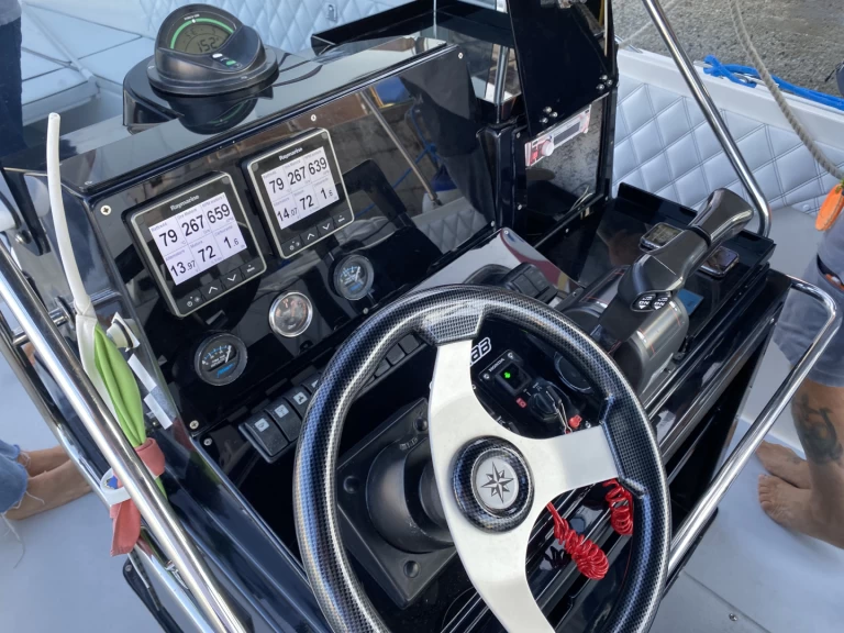 Pronájem Motorová loď v Villa San Giovanni -Wellcraft Scarab 302