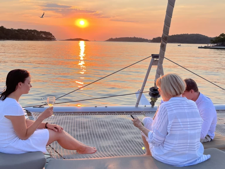 Pronájem lodi Port-de-Bouc lákavé ceny Helia 44